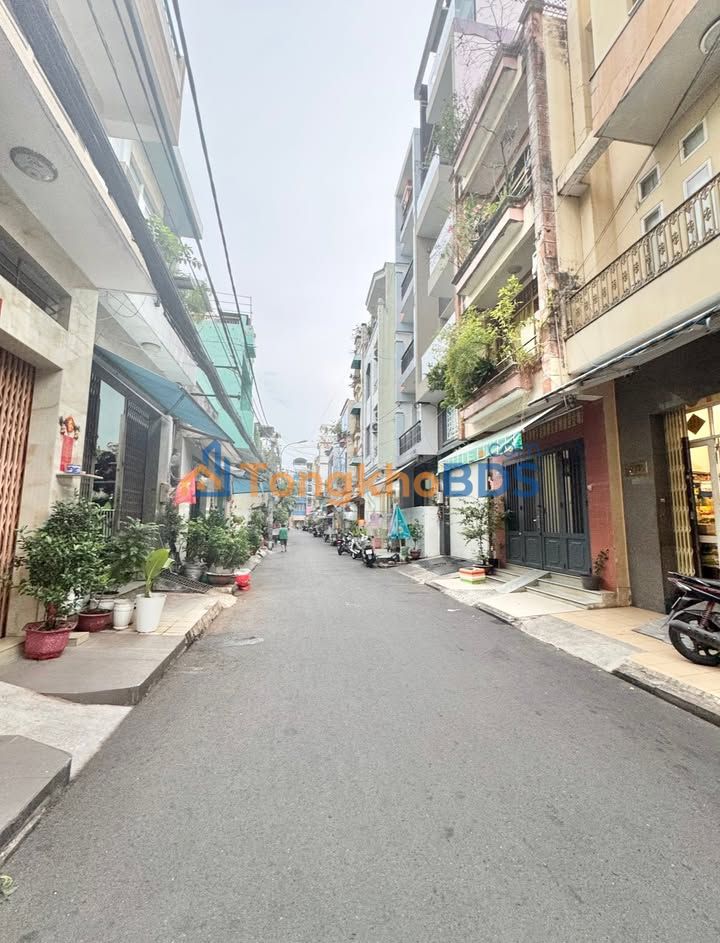 Nhà 3 Tầng Hẻm Thông Thái Phiên, Quận 11 - 32m² - 6 Tỷ