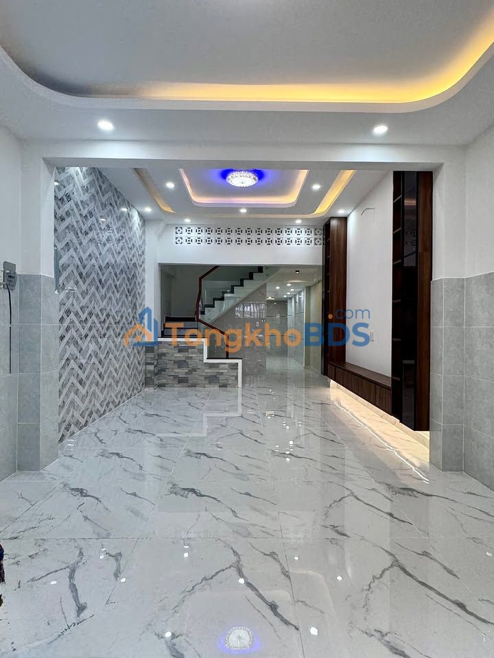 Nhà Phố Kinh Doanh Lạc Long Quân Q11 - 64m² - 9.1 Tỷ - Ngay Chợ, Hẻm Xe Hơi