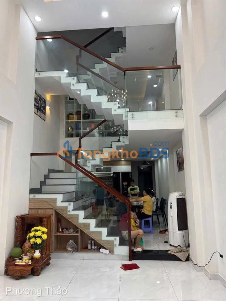 Cho thuê nhà 4PN full nội thất đường Tô Ngọc Vân, Q.12 - 16 triệu/tháng