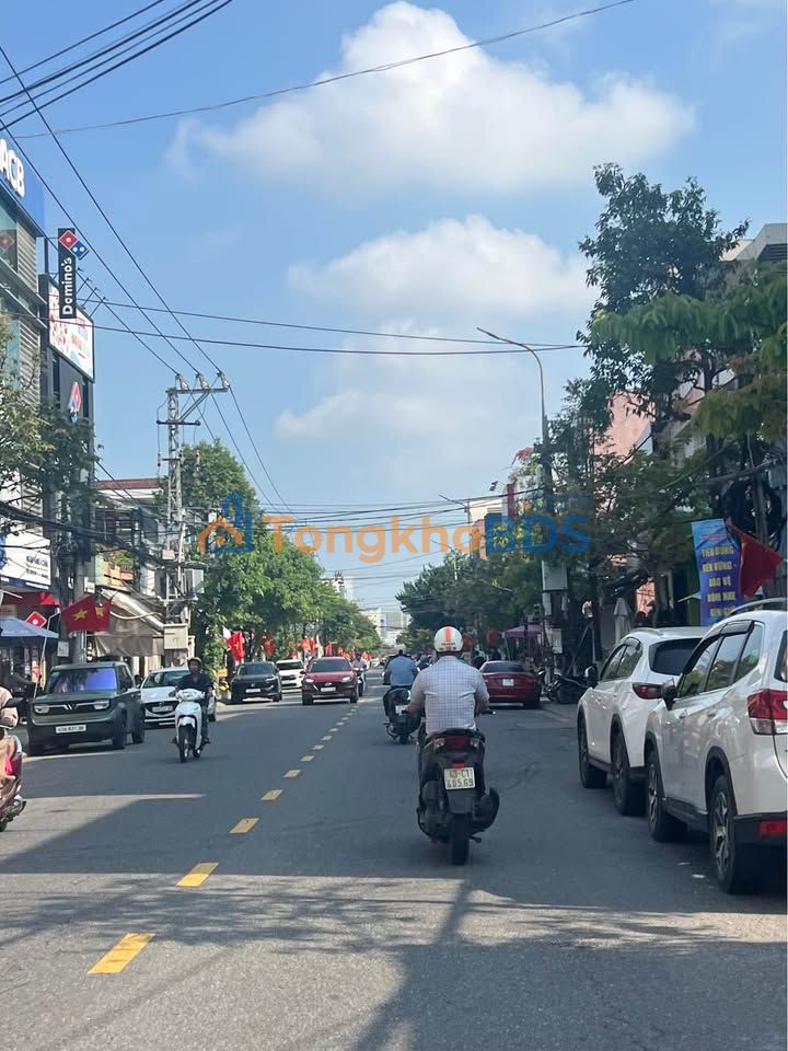 Nhà Mặt Tiền Kinh Doanh Đường Núi Thành, Đà Nẵng - 201m²
