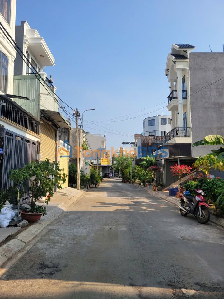 Bán Đất Tặng Nhà Long Trường, TP. Thủ Đức - 272m² - Dòng Tiền 8 Triệu/Tháng