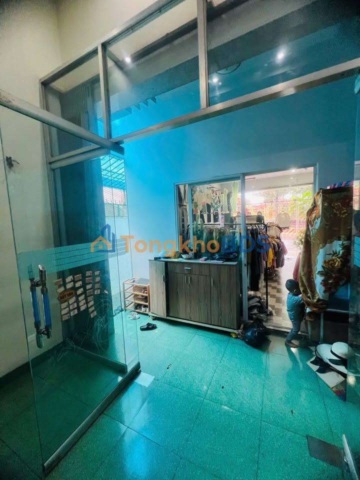 Nhà phố Phạm Văn Đồng Buôn Ma Thuột 120m² 5.6 tỷ - Mặt tiền kinh doanh