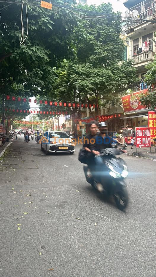 Nhà 70m² 5 tầng Xuân Thủy, Cầu Giấy - Kinh doanh sầm uất, 2 mặt ngõ ô tô
