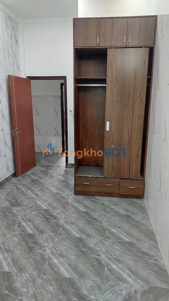 Nhà Lầu Trệt 80m² Dĩ An - Sân Ô Tô, Sân Thượng Giá 7 Triệu