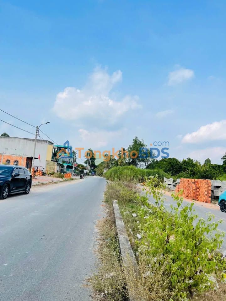 Bán Đất Vĩnh Long 105m² 2 Mặt Tiền - Vị Trí Đắc Địa, Giá 1.55 Tỷ