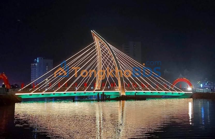 Mặt Tiền Kinh Doanh Đường Hai Bà Trưng, Quận 3 - 185m² View Hồ Công Viên Văn Lang