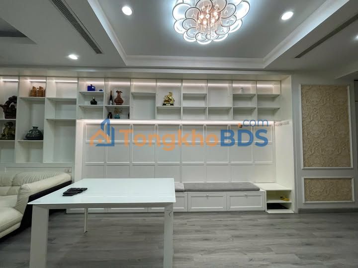 Cho thuê căn hộ Royal City Dĩ An 2PN - Full nội thất, sẵn sàng ở ngay!