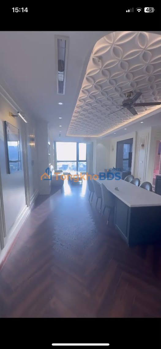 Cho thuê căn hộ Royal City 140m² 3PN - Sẵn nội thất, tầng trung