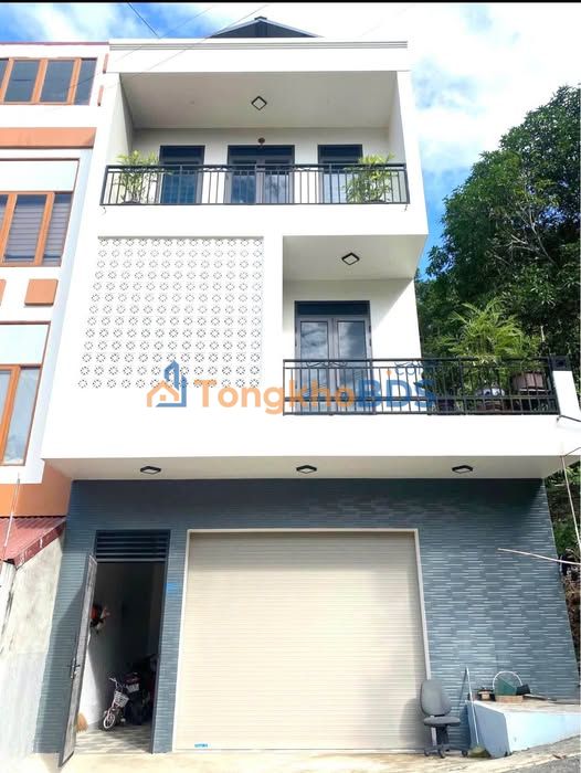 Nhà 3 tầng Quang Trung Hà Giang 175m2 - Ô tô vào tận nhà