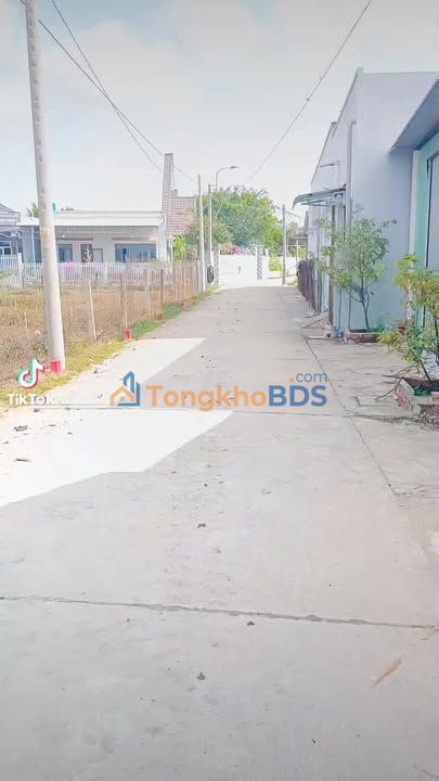 Nhà Mặt Tiền Kênh Cầu Đen, Cần Giuộc - 110m² SHR, Giá 1.9 Tỷ