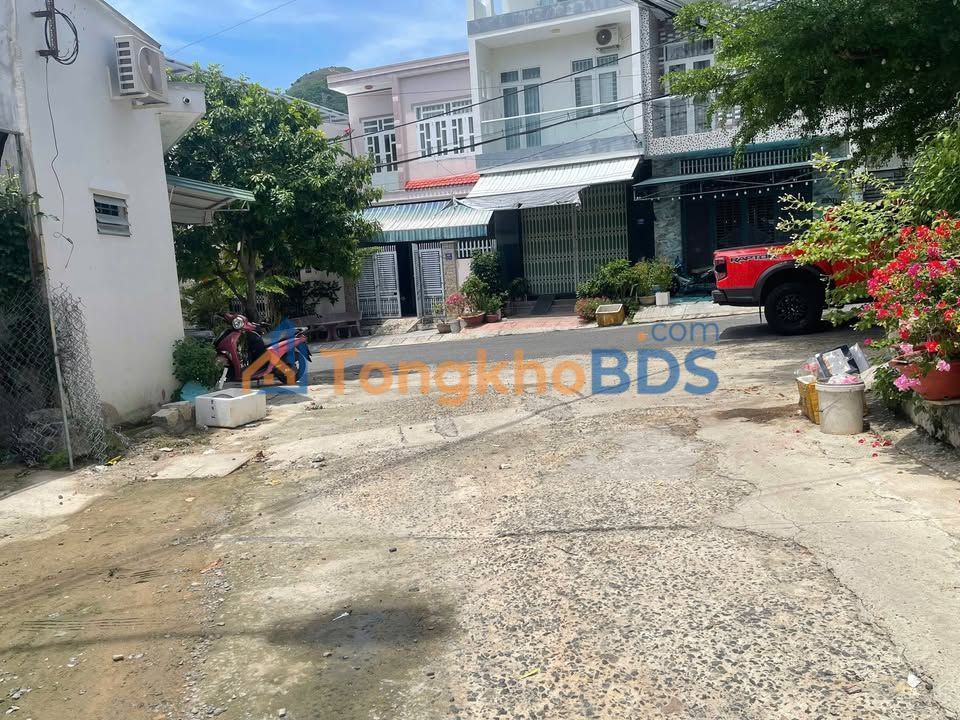 Bán Đất Tặng Nhà Hòn Xện 60m² Hướng Bắc - Giá 3.95 Tỷ