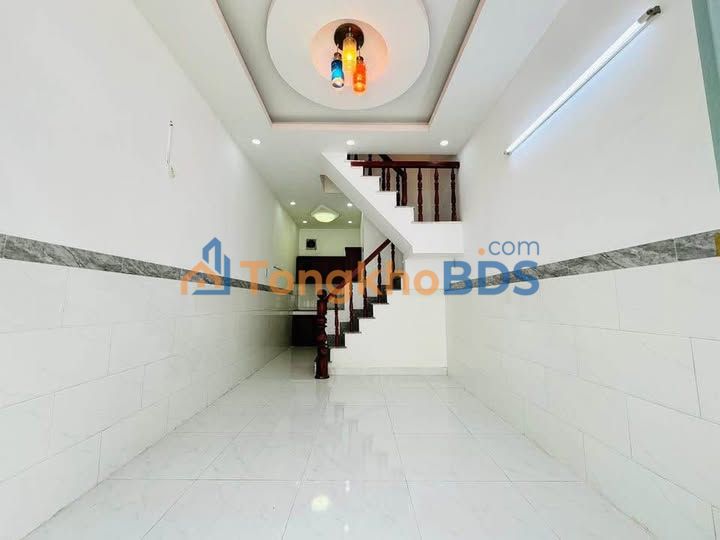 Nhà 2 Lầu P. Thạnh Lộc, Q.12 - 3PN, Xe Hơi Tới Nhà, Giá 6 Triệu/Tháng