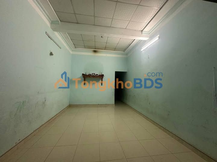 Nhà Cấp 4 Lê Hoàn 80m² Thổ Cư - Giá 1.3 Tỷ, Gần Quảng Trường