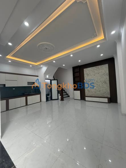 Nhà Ngọc Hồi 40m² - 5PN, Ô tô tránh, Giá 6.07 tỷ