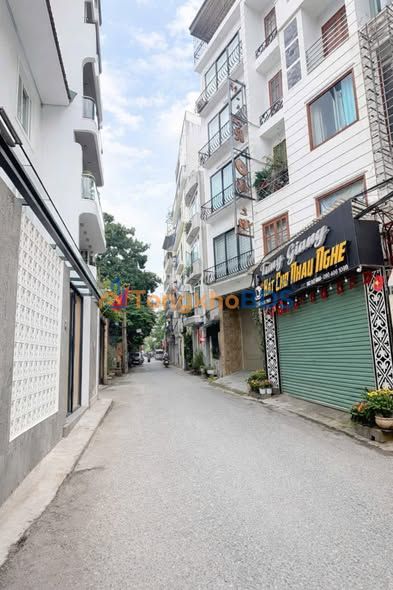 Nhà riêng Ngõ ô tô tránh Hồng Tiến 82m² 16 tỷ - Chính chủ bán