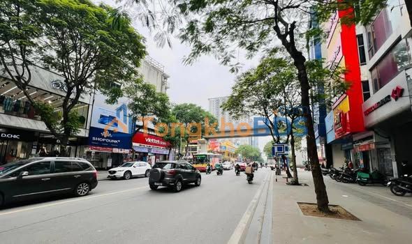 Cho thuê Mặt bằng kinh doanh Đống Đa, 300m² - Mặt phố đường to, vỉa hè