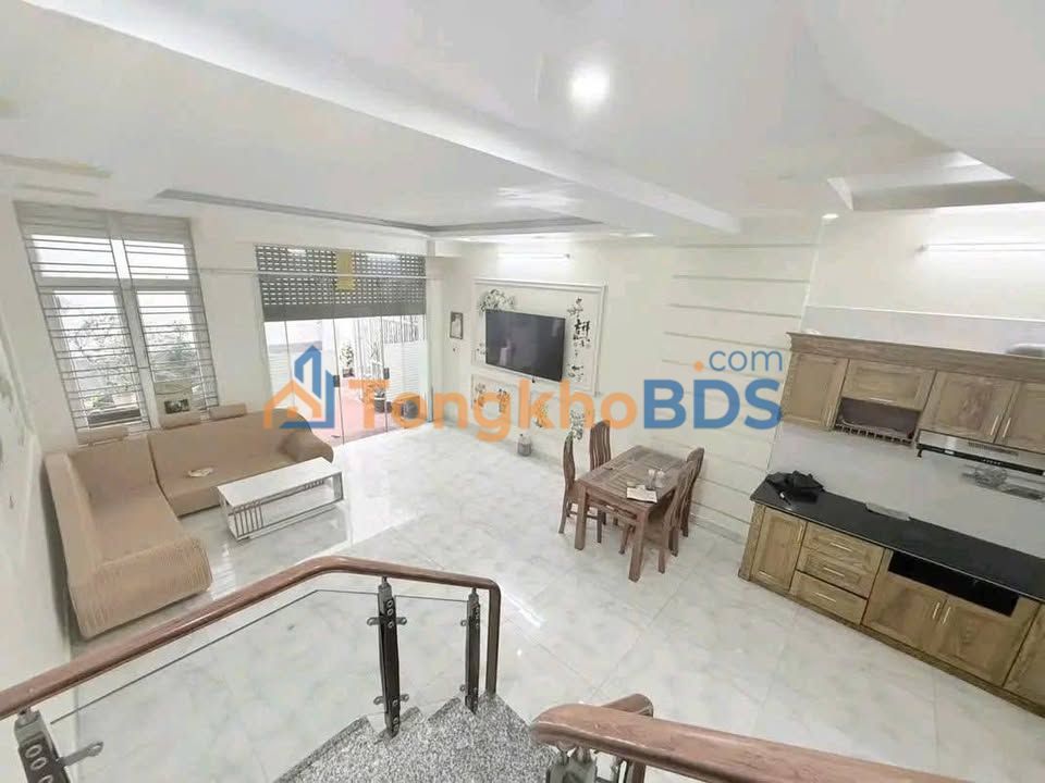 Nhà riêng Ngõ Kiều Sơn Văn Cao 165m² 10 triệu - Ô tô vào tận nhà