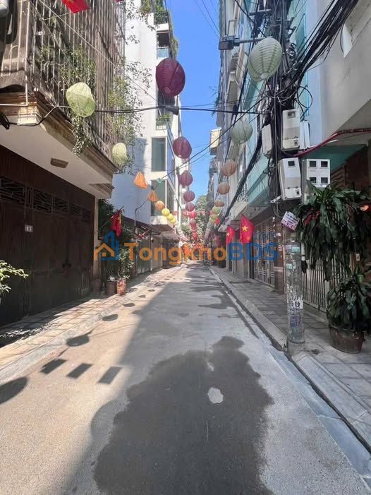 Nhà Phố Quán Ngựa, Ba Đình 80m² - 3 Bước Ra Hồ Tây, Ô Tô Tránh Vỉa Hè - 40 Tỷ