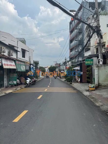 Nhà Mặt Tiền Lã Xuân Oai 150m² - Dòng Tiền 20 Triệu/Tháng - Giá Hời 9 Tỷ TL