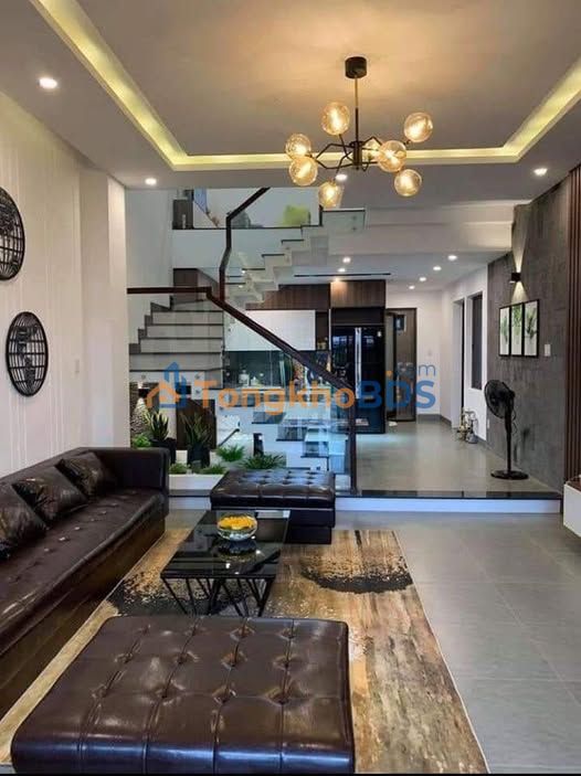 Nhà 105m² Dĩ An - Giá 6.x Tỷ, Hẻm Thông Ô Tô, Sổ Hồng Sẵn
