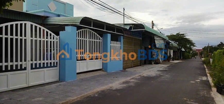 Nhà Mặt Tiền 126m² Phường Phú Mỹ - Giá 2 Tỷ, Vị Trí Đắc Địa