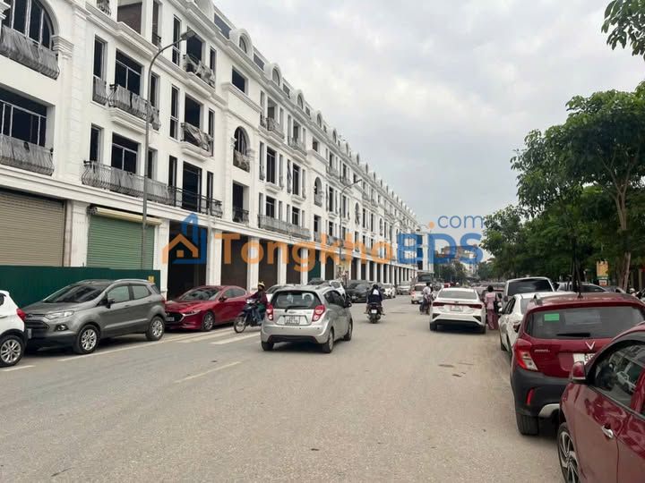 Nhà 4 Tầng Mỹ Hào, Hưng Yên - 140m², Gần QL5A, Sổ Đỏ