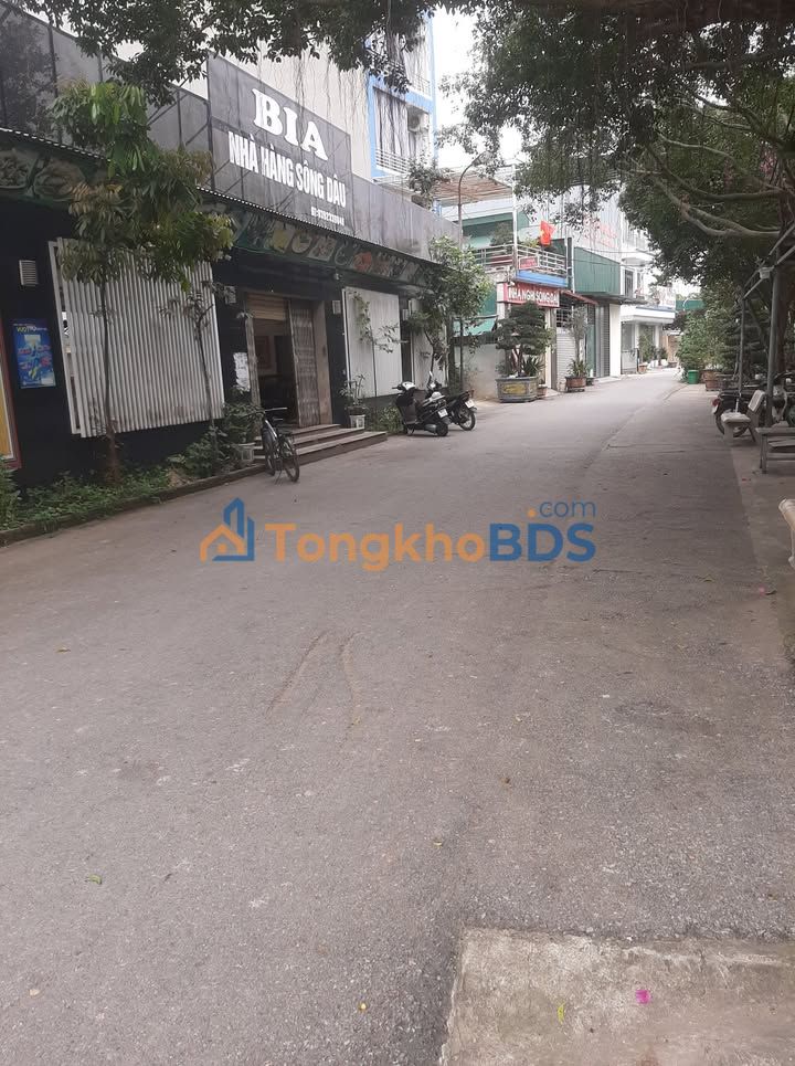 Nhà Mặt Tiền 65m² Kinh Doanh Sầm Uất Sát Gia Lâm - Chỉ 3 Tỷ