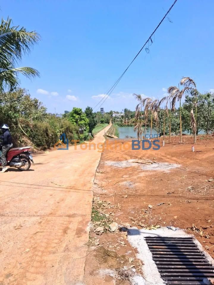 Đất nền Buôn Hồ Đắk Lắk 240m² - Sổ hồng thổ cư, giá 1.7 tỷ/lô