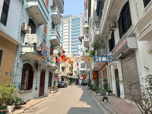 Nhà Phố Nguyễn Sơn, Long Biên - 7 Tầng Thang Máy, Gara Ô Tô, Full Nội Thất - 16 Tỷ