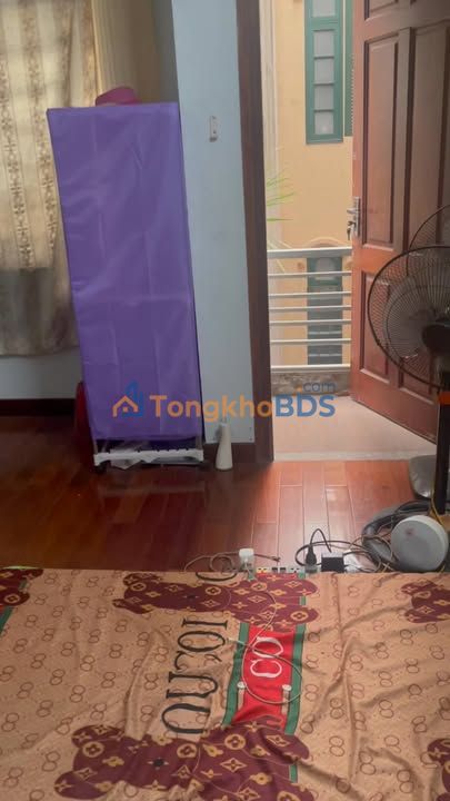 Cho thuê tầng 3 Cầu Giấy - Ban công thoáng, Full nội thất, Giá tốt