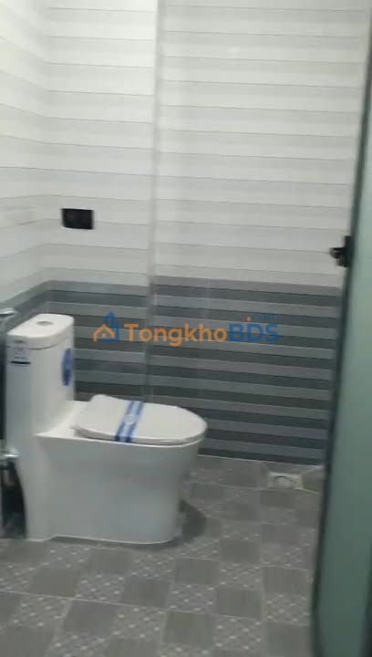 Nhà Mặt Tiền Kinh Doanh, Dĩ An 112m² - Sẵn 5tr/tháng