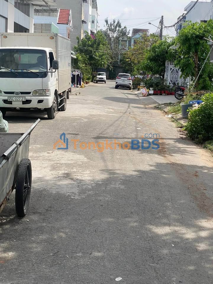 Bán Gấp KDC Quân Báo Cần Thơ: 2 Nền Liền Kề Tặng Nhà Trọ 10 Phòng, Thu Nhập 20 Triệu/Tháng