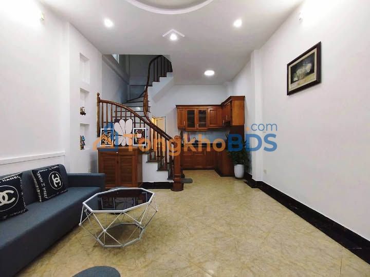 Nhà Phố Trương Định 31m² 5 Tầng - Giá 8.5 Tỷ, Ô Tô Tránh Nhau