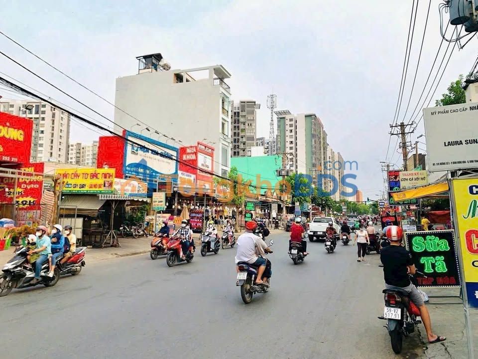 Nhà Mặt Tiền CN1 Tân Phú - 100m², Kinh Doanh Sầm Uất, Giá 16.2 Tỷ