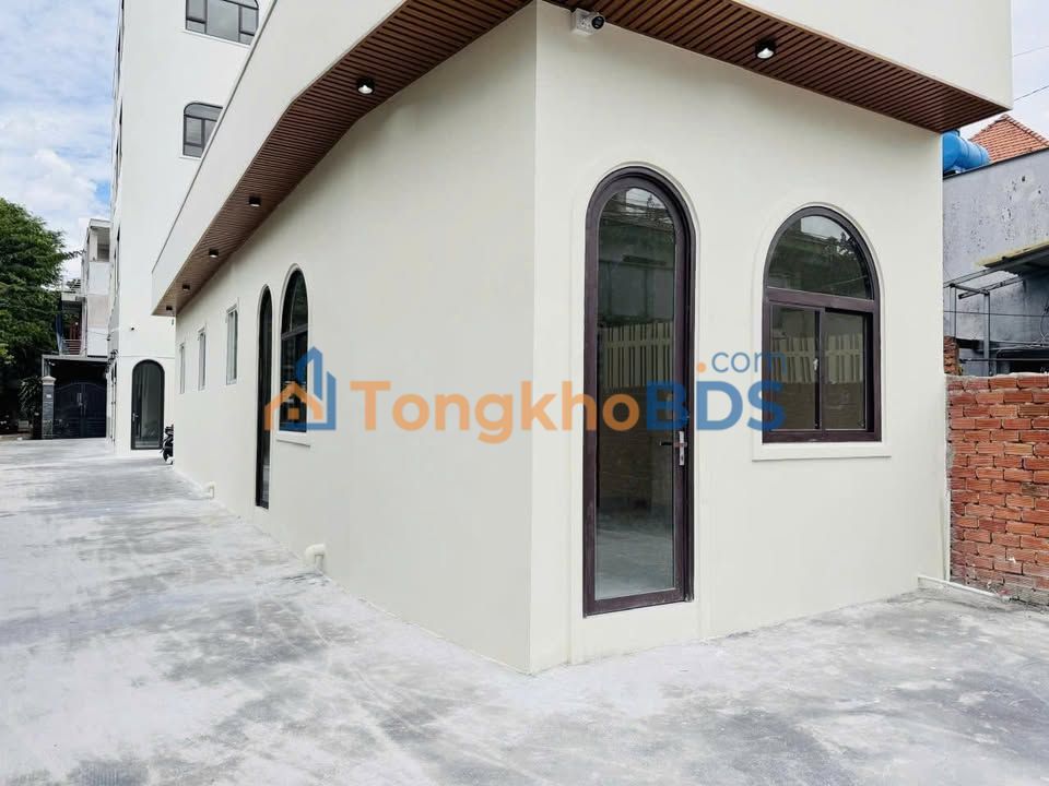 Nhà Mặt Tiền Đường 12 Linh Tây, Thủ Đức - 3PN, Sân Oto, 15 Triệu/Tháng