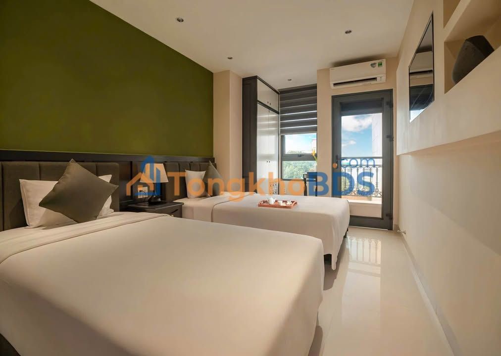 Khách sạn 6 tầng mặt tiền 11m phố Hàn Quốc Nha Trang - 35PN, Hồ bơi, Giá 45 tỷ