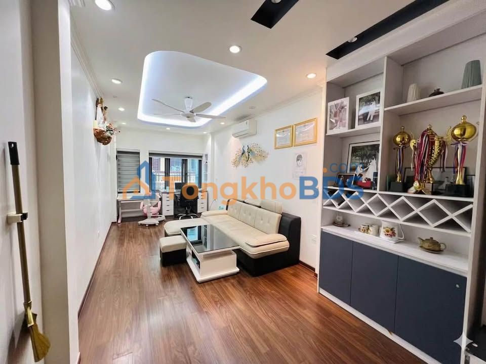 Nhà Phân Lô Hà Đông 40m² - 5 Tầng - Ô Tô Đỗ Cửa - 10.x Tỷ