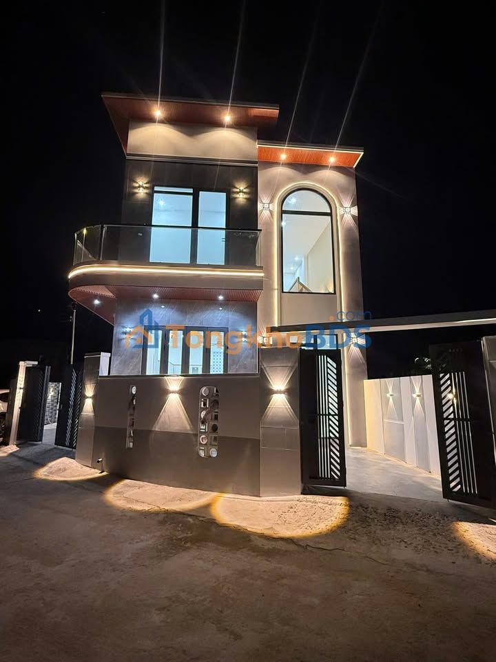 Nhà Góc 2 Tầng MT Mương Thảo, TP.HCM - 100m² Full Thổ Cư, Giá 2.6 Tỷ