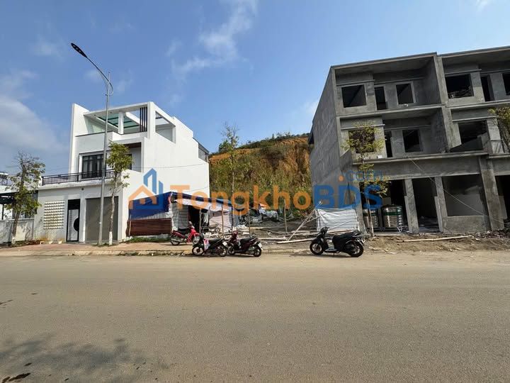 Bán Đất Nền Lai Châu 105m² - Sổ Đỏ Chính Chủ, Giá 1 Tỷ