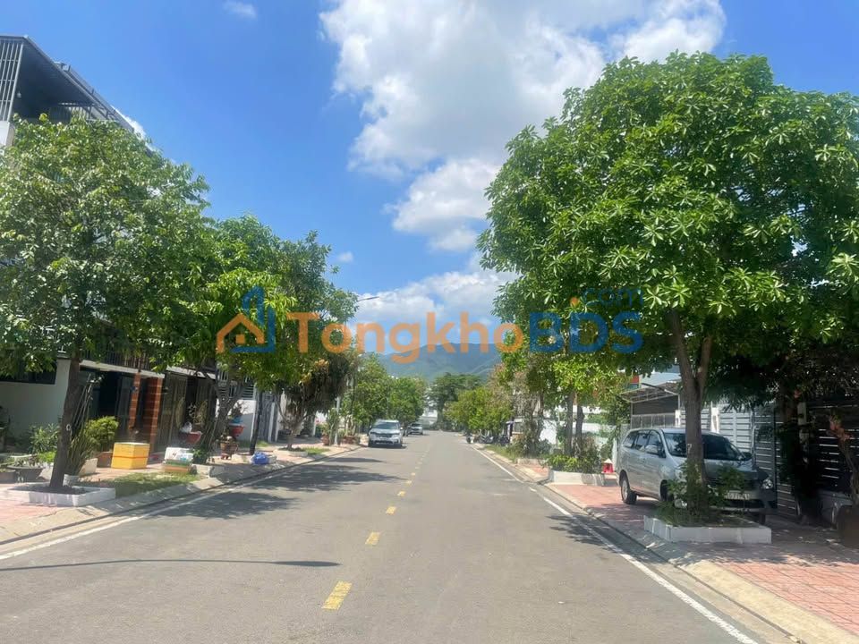 Đất nền Mỹ Gia, Diên Khánh 100m² - Hướng Tây Nam, Giá 5.6 Tỷ Bao Phí