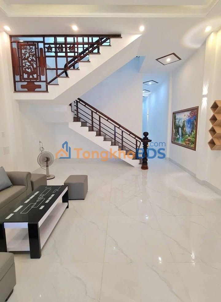 Nhà 2 tầng Trần Thái Tông 100m² 4,2 tỷ - Ô tô vào tận nhà