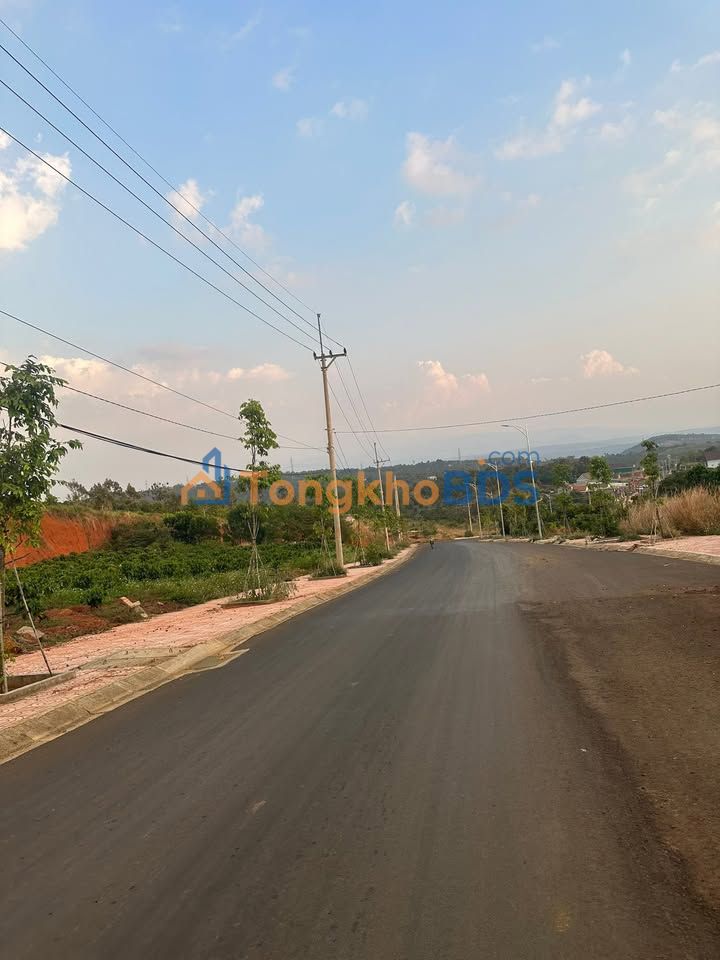 Bán Đất Tặng Nhà Vườn 1080m² Gia Nghĩa - Giá 1.03 Tỷ