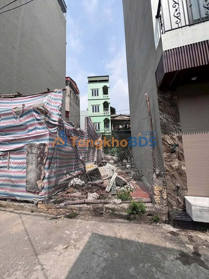 Đất nền Xuân Phương 30m² 2 mặt ngõ - Giá 6.x tỷ, hiếm có khó tìm!