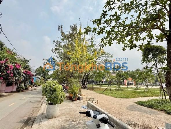 Nhà Phố 3 Tầng Mặt Tiền Liên Phường, Thủ Đức - Sát Quận 2