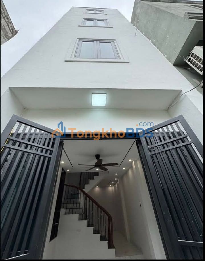 Bán nhà Liên Ninh 33m² 4 tầng - Ngõ ba gác, giá 5.x tỷ có bớt