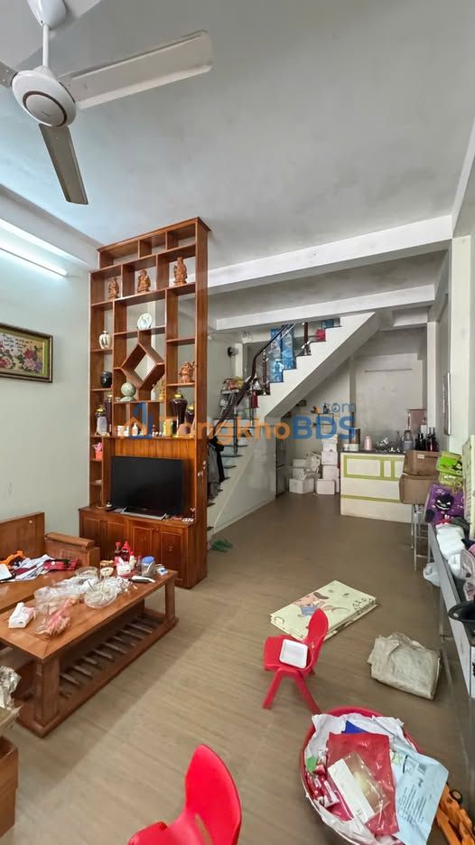 Nhà 2 Tầng Mặt Tiền Lê Văn Tám, Yên Bái - 3 Tỷ Kinh Doanh Tốt