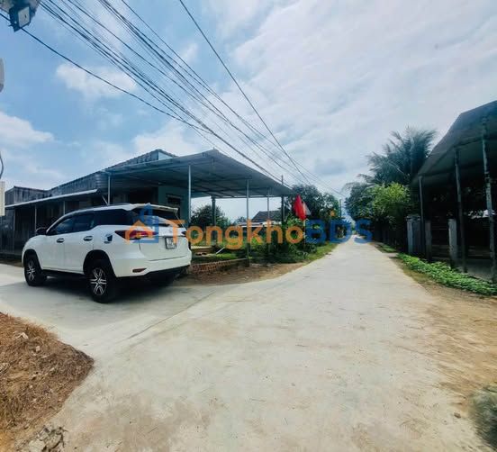 Bán Đất 2 Mặt Tiền 180m² Ninh Hòa - Tặng Nhà Cấp 4, Giá 990 Triệu Bao Phí