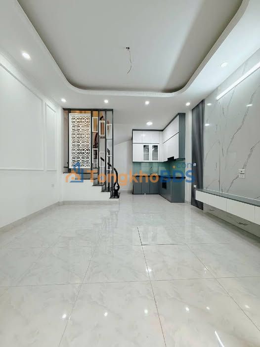 Nhà 6 Tầng Đống Đa - 32m² Gần Chợ Thái Thịnh, Ô tô Vào Nhà - 9.5 Tỷ