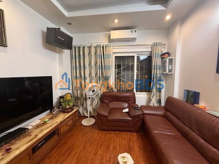 Nhà Đội Cấn Ba Đình 48m² 12.7 tỷ - Sẵn sàng ở ngay