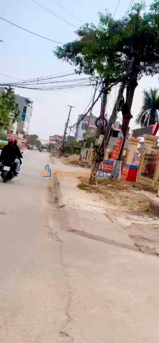 Đất nền 102m² Uông Bí - 2 mặt tiền, ô tô tải vào tận đất